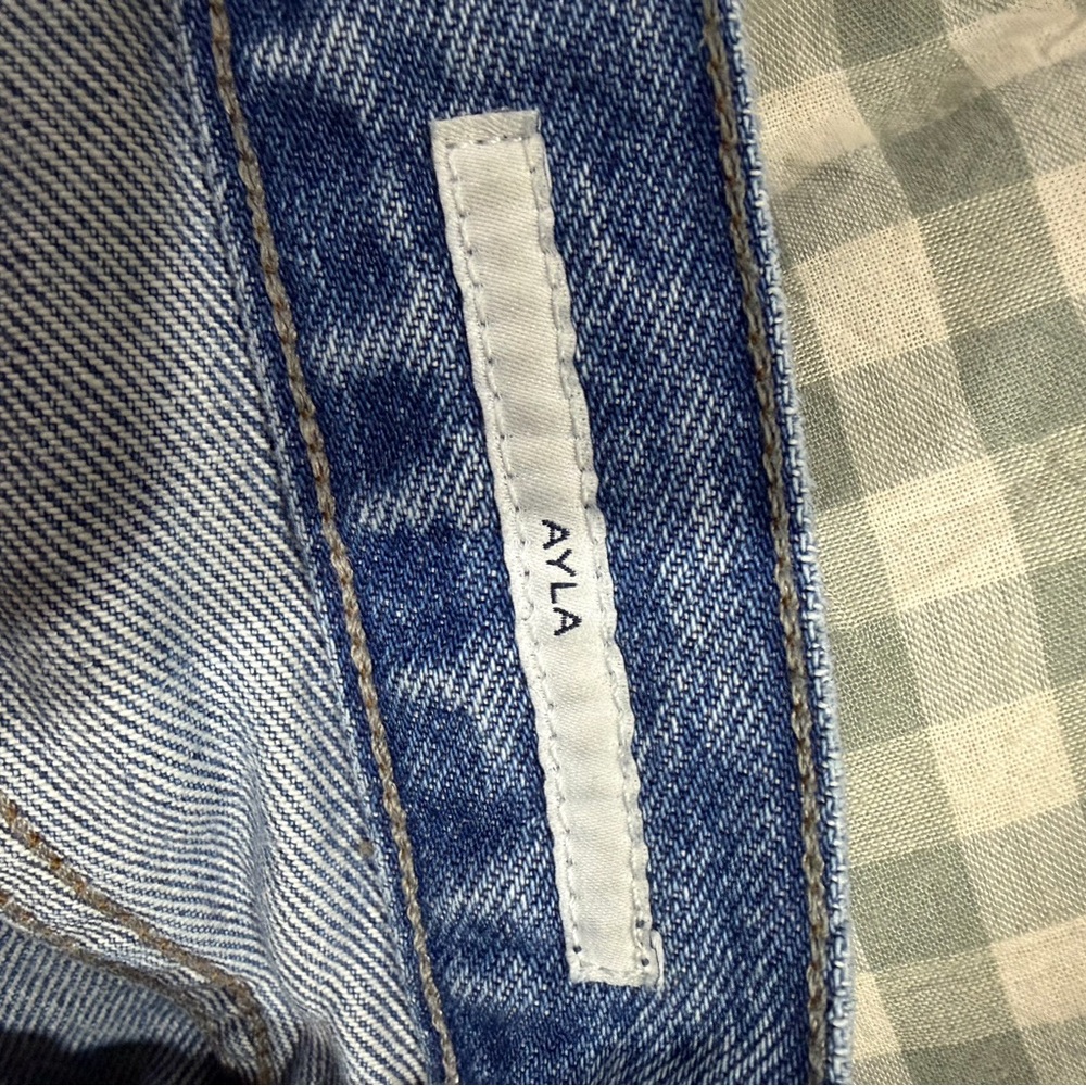 Citizens of Humanity Ayla Distressed Jeans - Picture 5 of 6